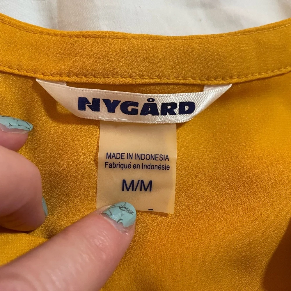 Nygard lace up blouse long roll up tab sleeve MEDIUM marigold pockets spandex - Picture 13 of 16